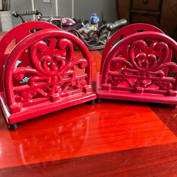 A Pair of Red Cast Iron Napkin or Letter Holders - Picture 2 of 11
